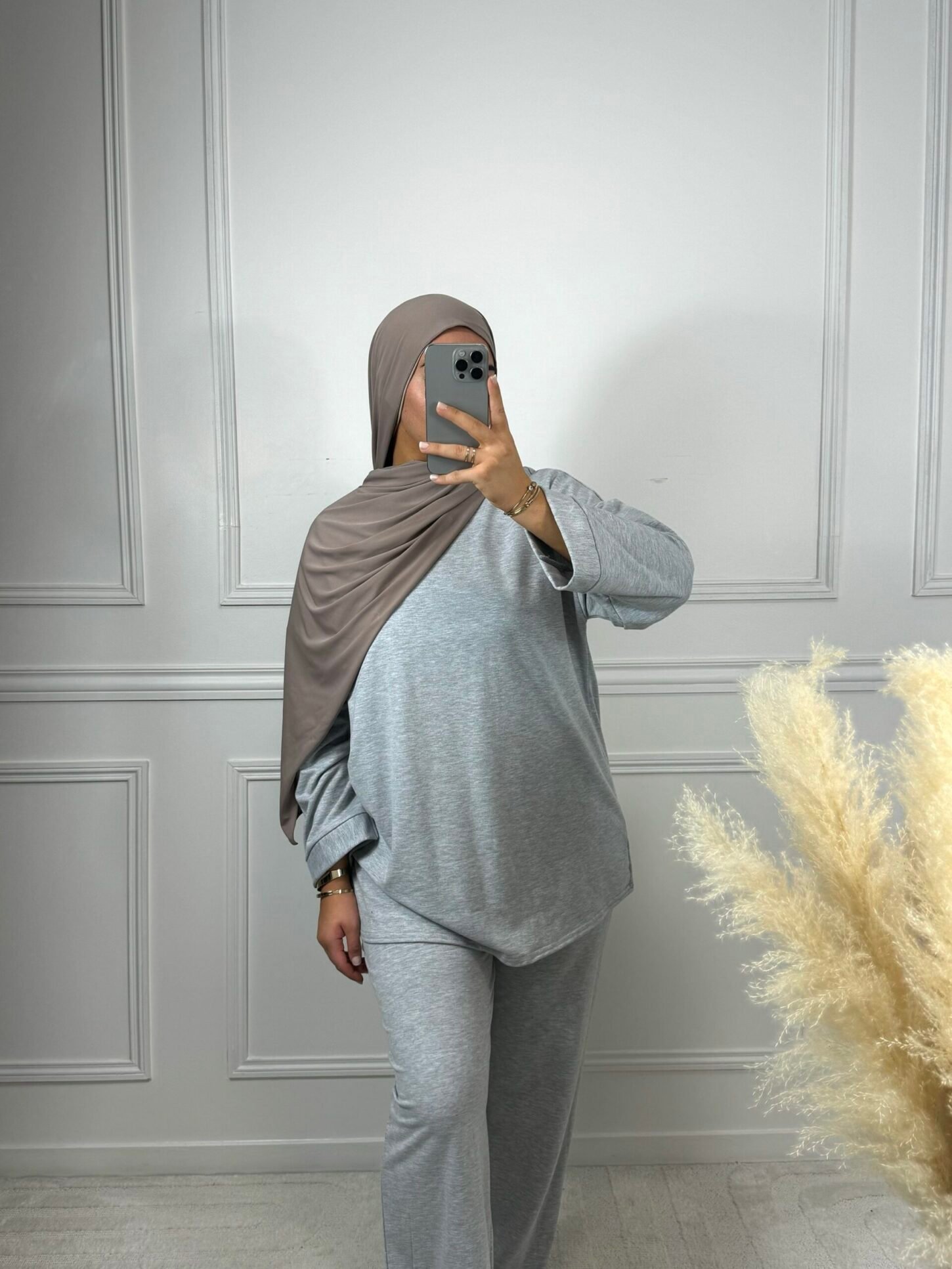 Arwa - gris clair