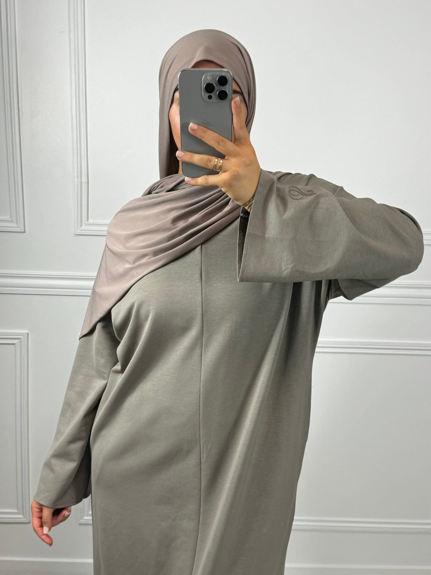Abaya signature - taupe – Image 2