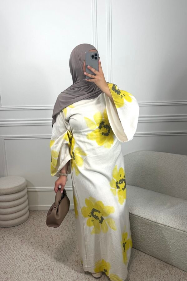 Abaya fleurie – blanche et jaune