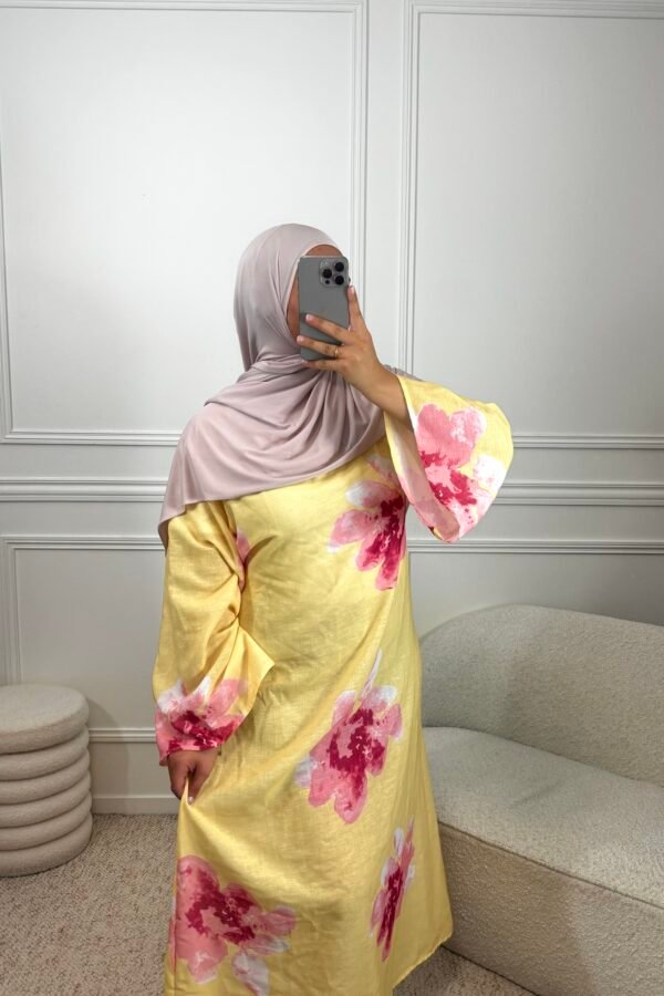 Abaya fleurie – jaune et rose