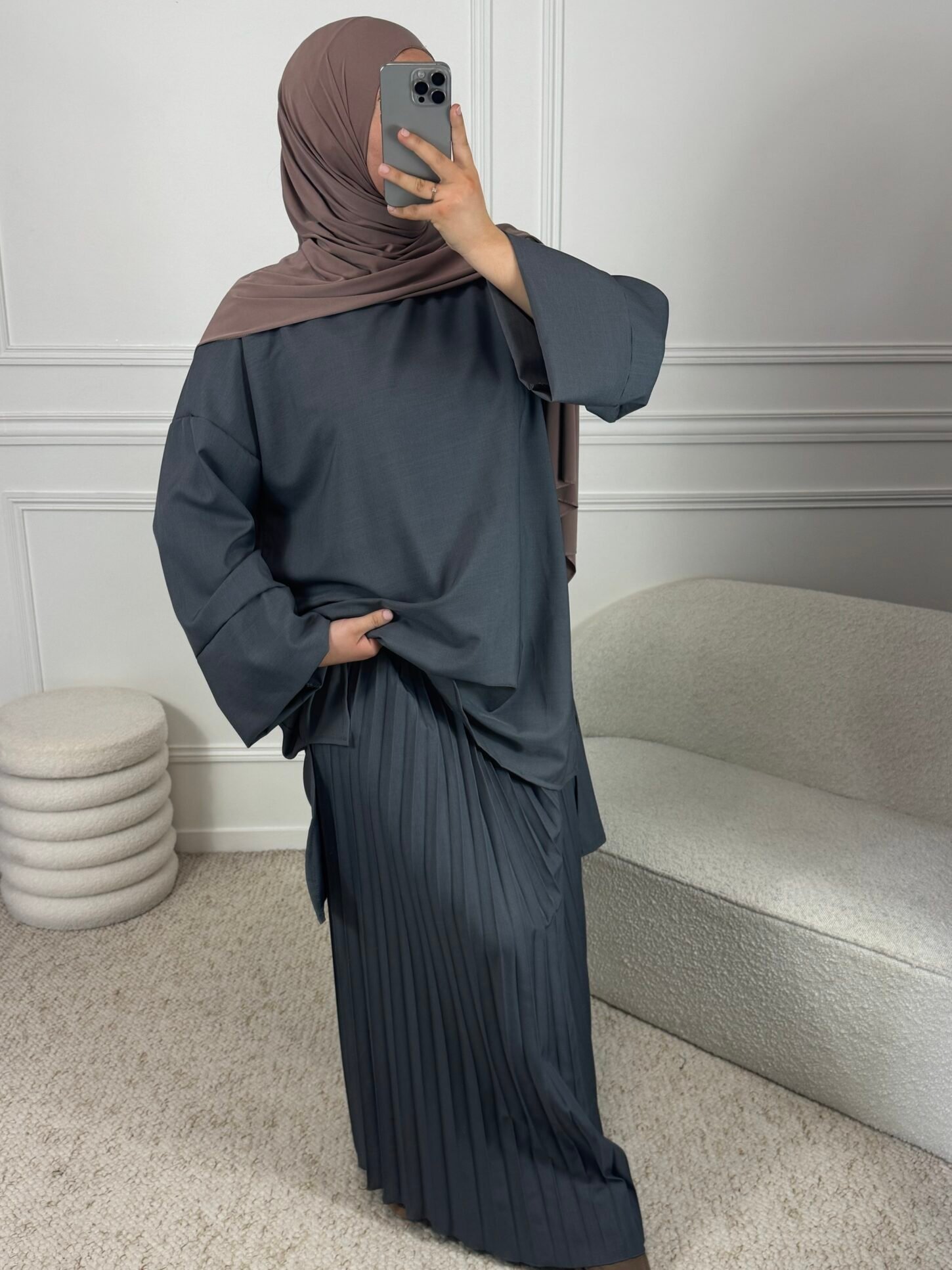 Long Top + Jupe Plissée - gris – Image 2