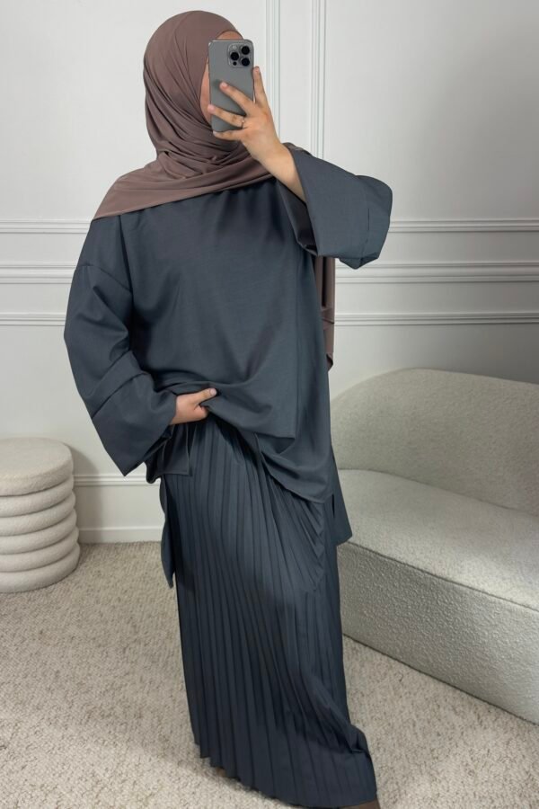 Long Top + Jupe Plissée – gris