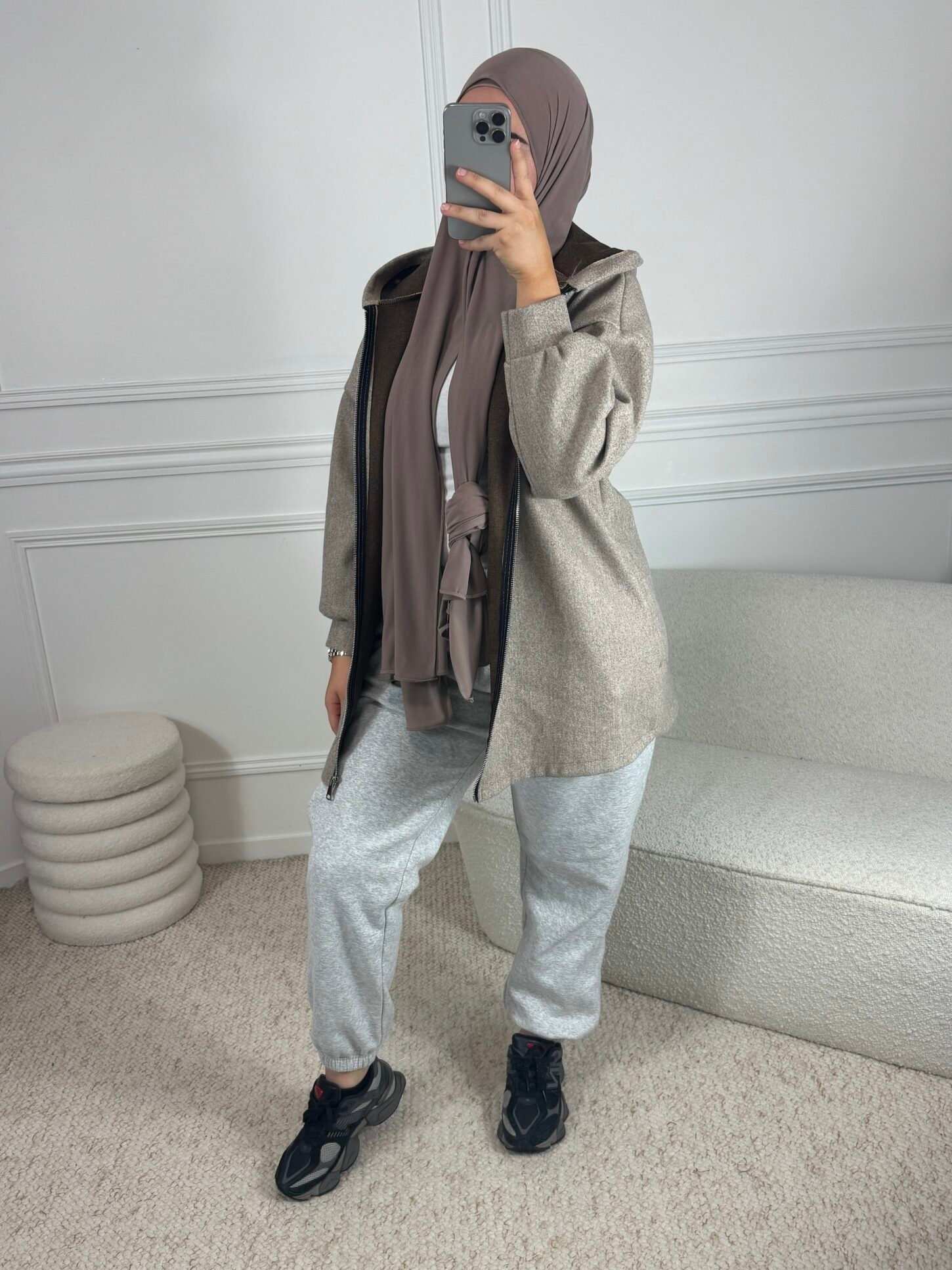 Gilet à capuche - taupe – Image 2