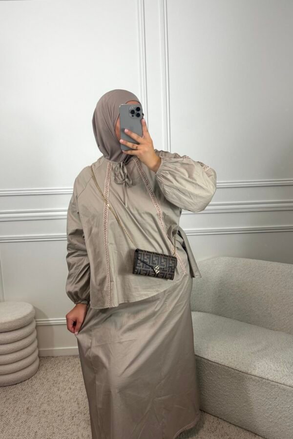 Ensemble oumi – taupe