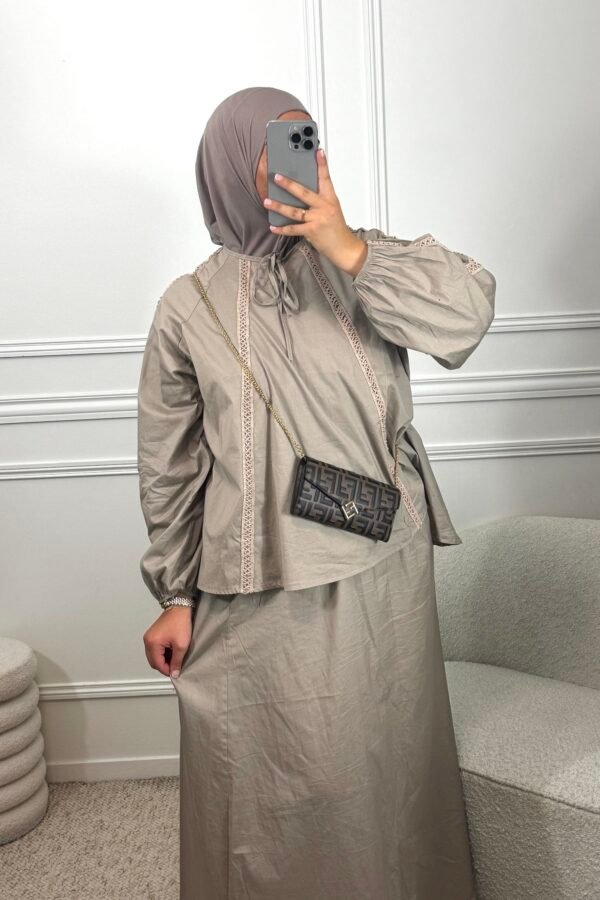 Ensemble oumi – taupe