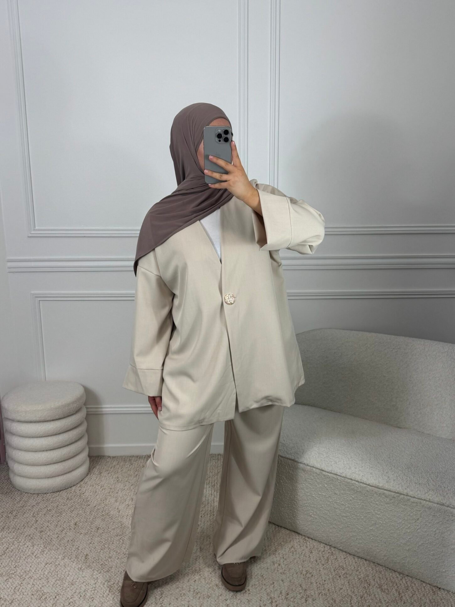 Comfy - nude