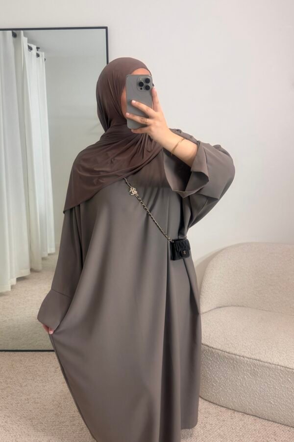 Abaya soie de medine taupe – taupe