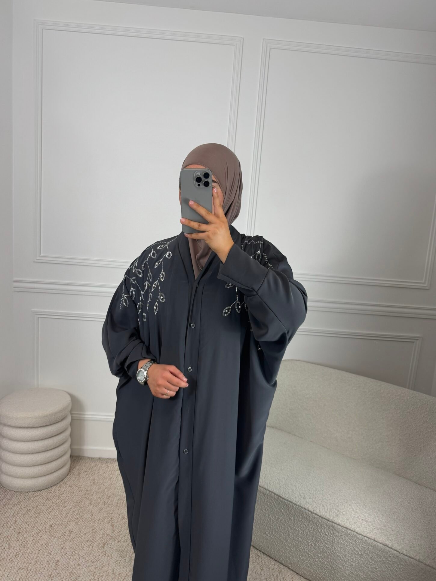 Abaya aswad - gris – Image 2