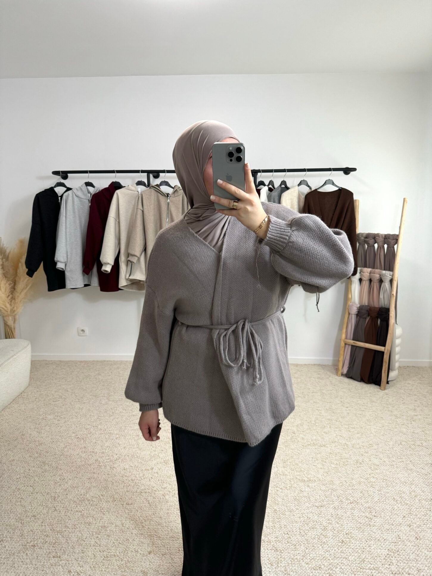 Gilet à nouer - taupe – Image 2