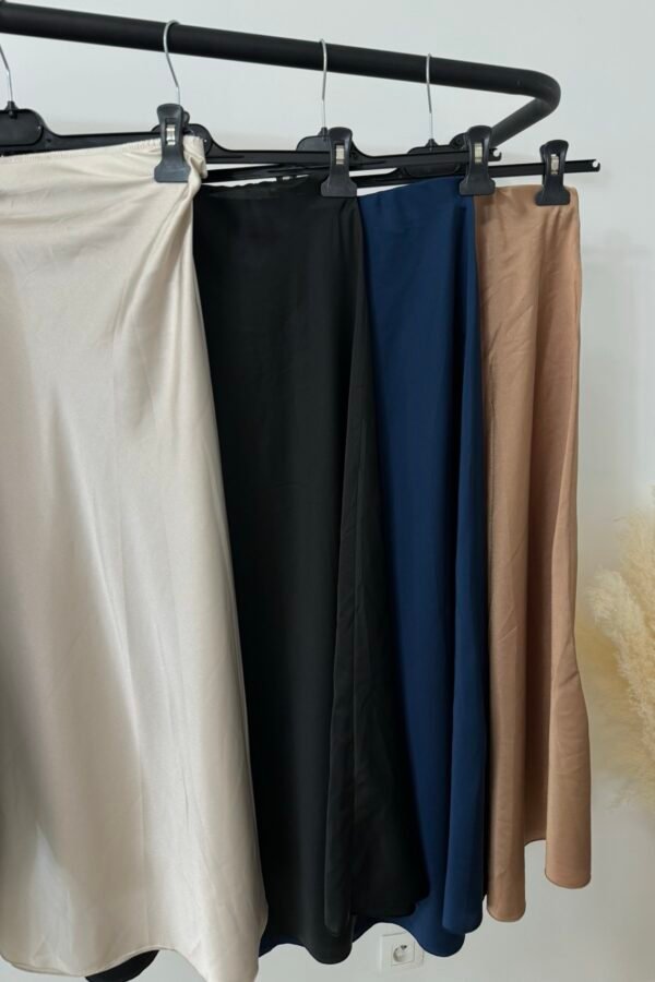 Jupe satinée (petite taille) – camel